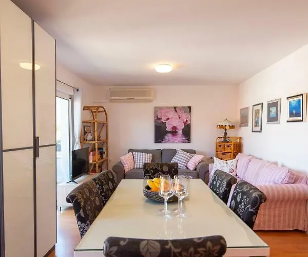 Luny Apartmán Makarská