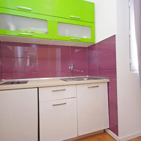 Apartment Luny *