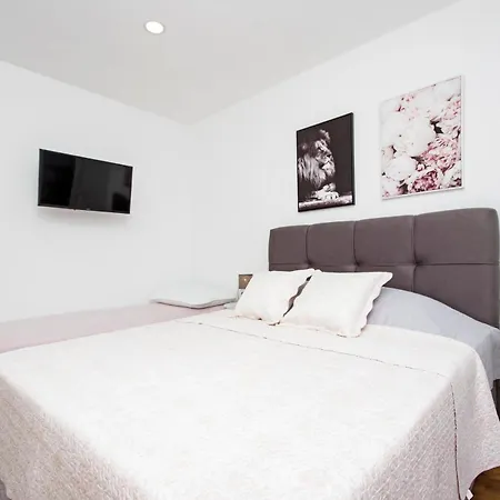 Apartment Luny