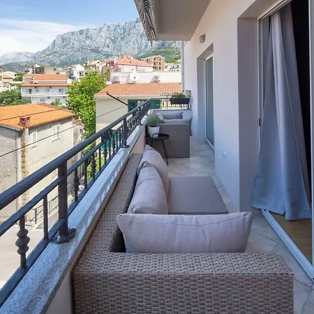 Luny Apartment