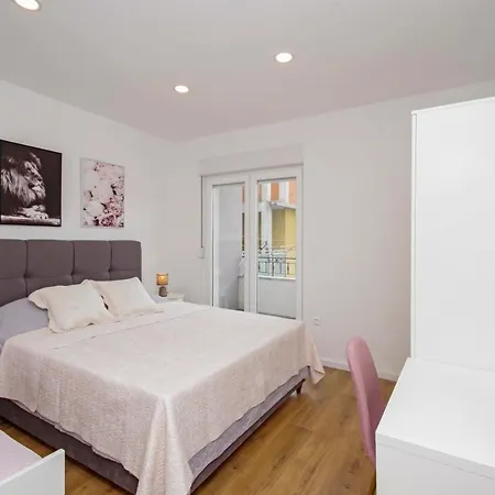 Luny マカルスカ