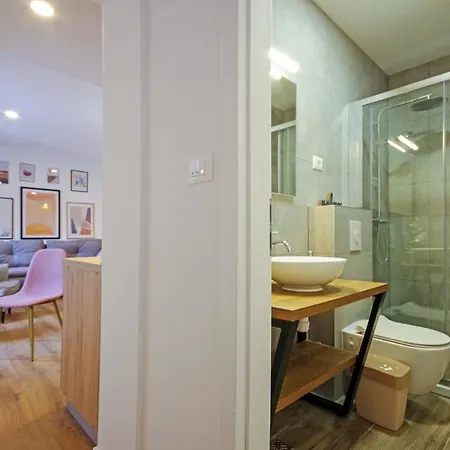 アパート Luny マカルスカ