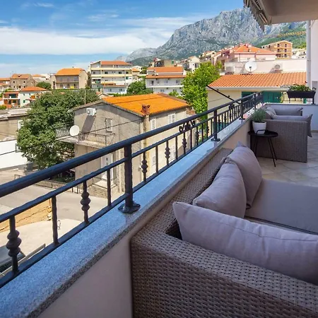 アパート Luny マカルスカ